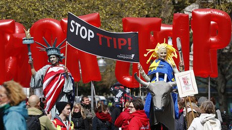 ‘Slippery fish’ Cameron is duping the public, TTIP is threat to NHS, critics say