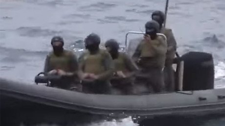 Fake ‘ISIS pirate raid’ stunt freaks out Cannes film festival guests (VIDEO)