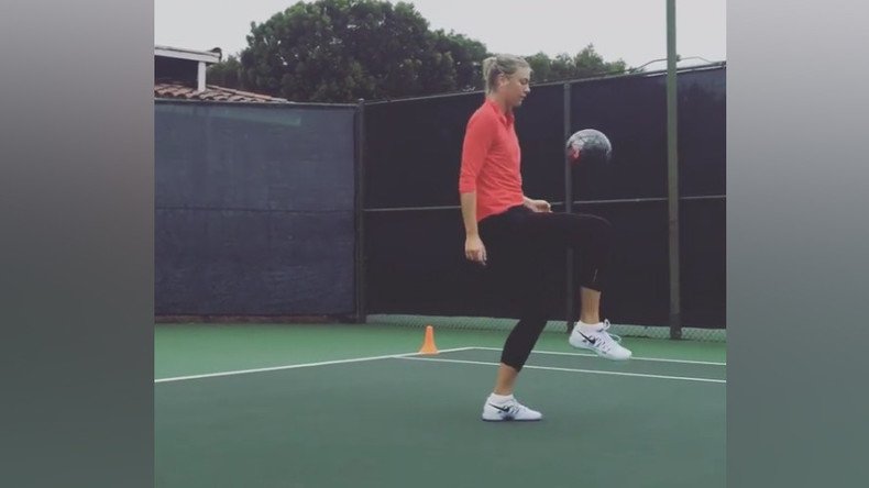Sharapova shows off her football skills (VIDEO)
