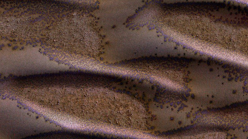 NASA gives sneak peak at impressive frosted dunes on Mars (PHOTO)