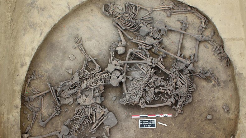 French archeologists unearth 6,000yo skeletons from ‘ritual’ massacre (PHOTOS)
