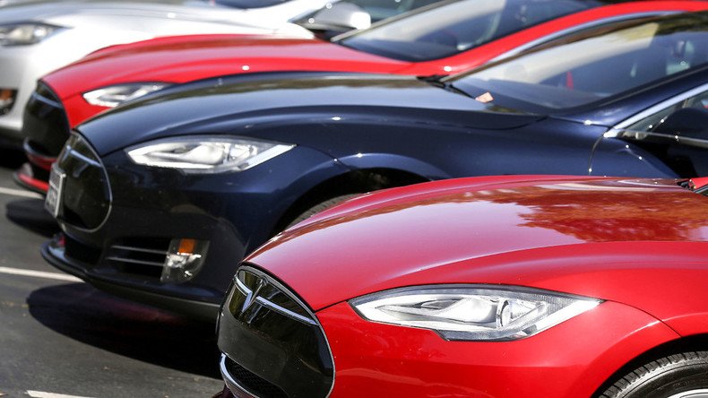 Niche market: Tesla Motors introduces cheaper sedan model