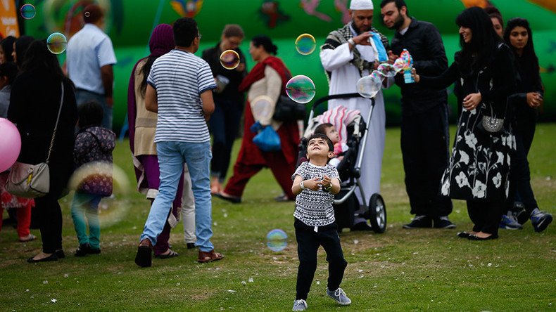 Islam is incompatible with UK values say 56% of Brits – poll