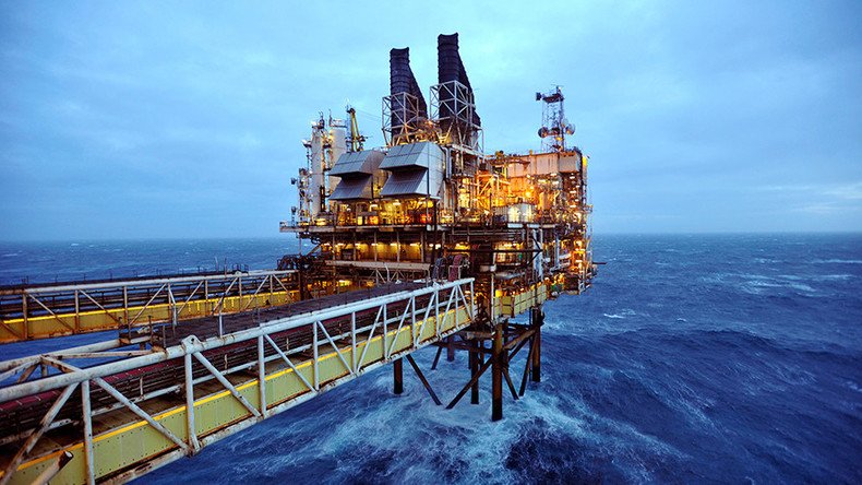 Oil crisis: 120,000 UK job losses expected by year-end