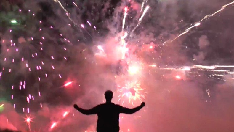 Dazzling ‘Deathstar’: Inventor blows 5,000 fireworks in 20 seconds (VIDEO)