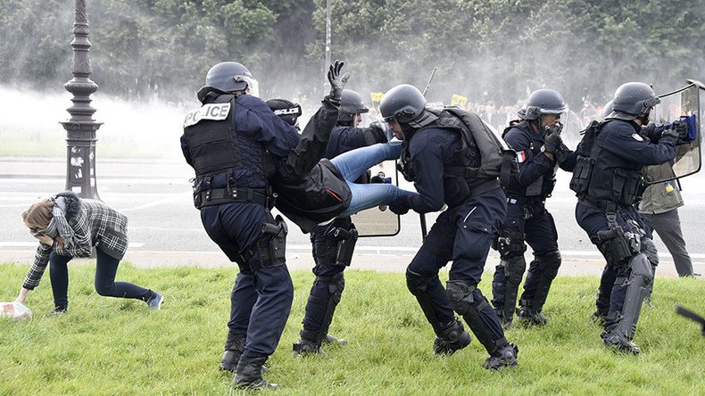 Hollande threatens to ban demos as French anti-labor law protests grow