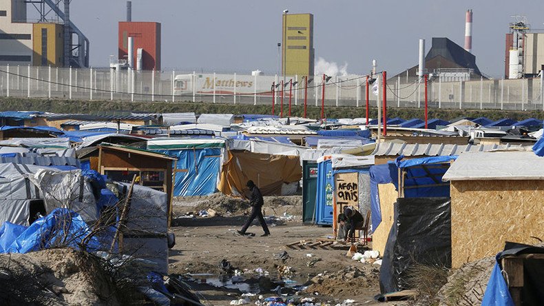 Refugee aid convoy bound for Calais blocked by ‘authoritarian’ French border authorities