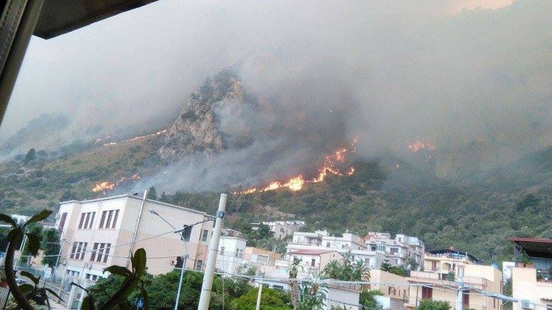 Raging wildfires spark evacuations in Sicily, police suspect arson (PHOTOS)