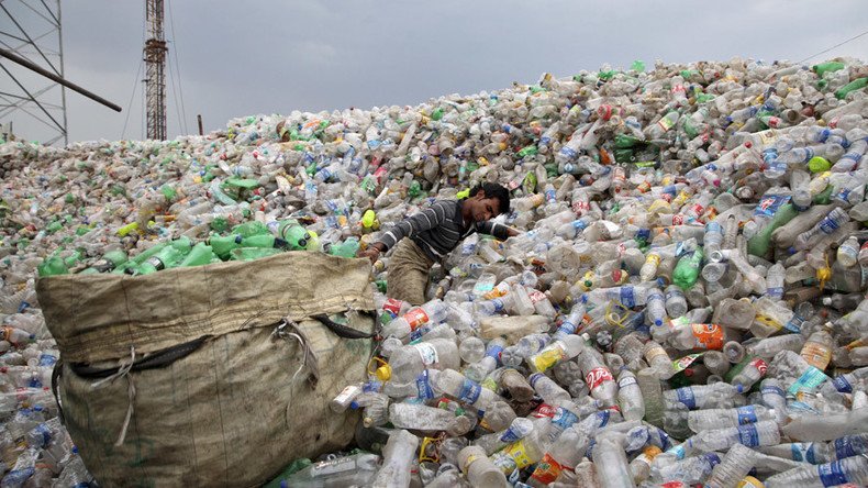 Scientists reveal efficient way to degrade a plastic bag into liquid fuel 