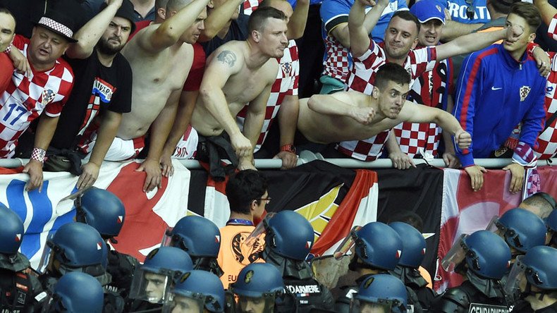 Croatian football hooligans bid to get country thrown out of Euro 2016