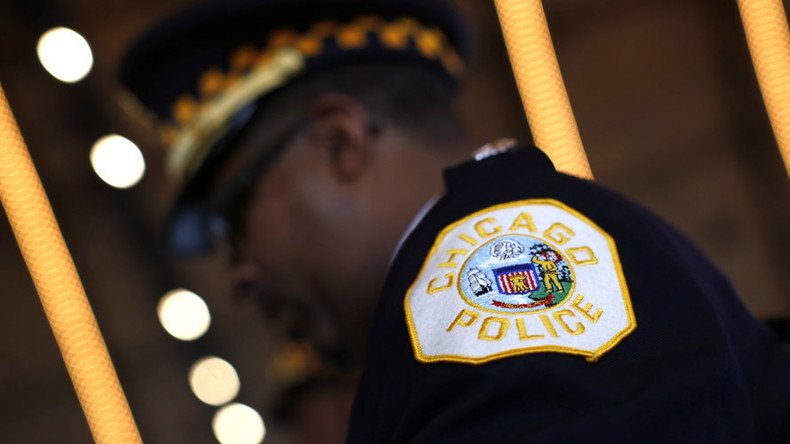 Chicago cop caught punching suspect on Facebook Live (VIDEO)
