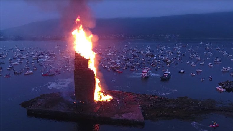 Towering inferno: Norwegians set record for world’s biggest bonfire (VIDEOS)