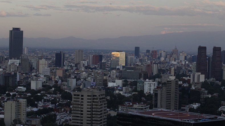5.7 earthquake hits Mexico, shakes buildings in capital