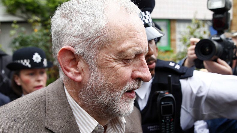 Labour leader Jeremy Corbyn loses vote of confidence