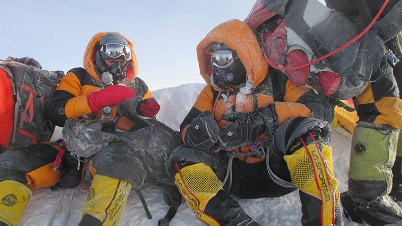 ‘First’ Indian couple to climb Mt Everest accused of faking photos