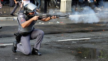 'Out with Temer!' Brazilian police fire tear gas, rubber bullets at pro-Rousseff protesters (VIDEOS)