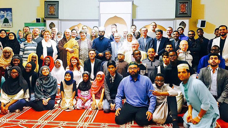 ‘True Islamic ideals’: Muslim group break Ramadan fast with Irish LGBT community