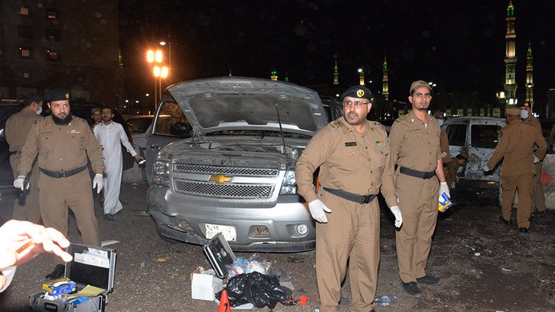 Suicide bomber strikes near Prophet’s Mosque in holy Saudi city of Medina (VIDEO)