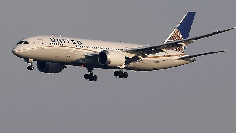 United Airlines flight UA929 London-Chicago makes emergency landing in Scotland