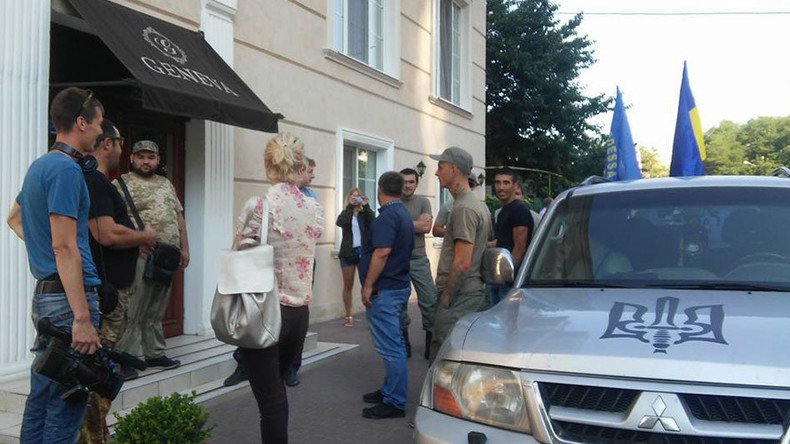 Ukrainian nationalists block Polish politicians in Odessa hotel over ‘pro-Russian stance’