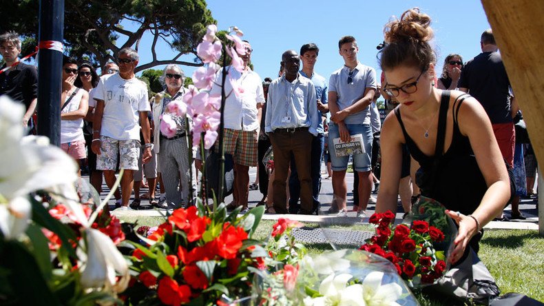 Grief, solidarity & frantic search for loved ones: #PrayForNice engulfs Twitter in wake of tragedy