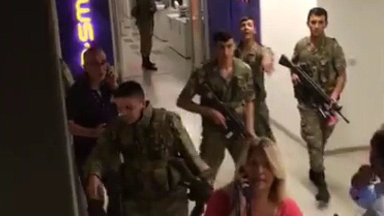 Military take media hostages at Hurriyet, CNN Turk offices – reports