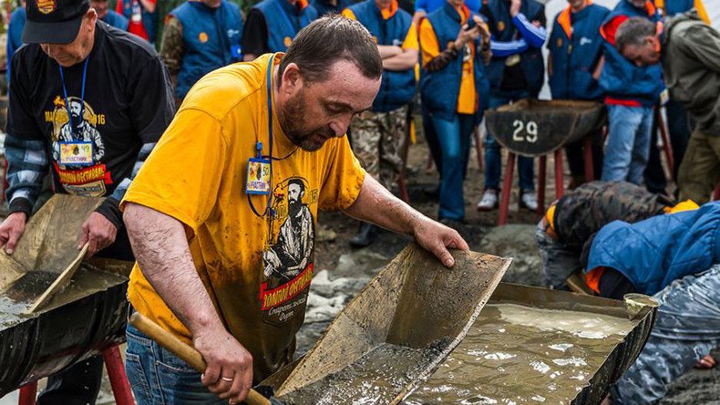 Gold panning contest in Russia’s Far East: Dirt, fun & $15,000