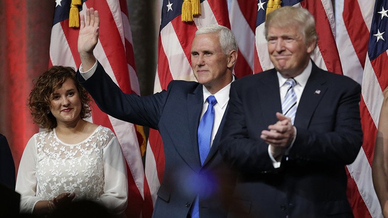 People are freaking out over a spooky photo of Mike Pence’s family (PHOTO)