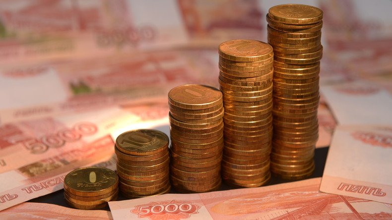 Ruble rises as emerging market cash shifts from Turkey