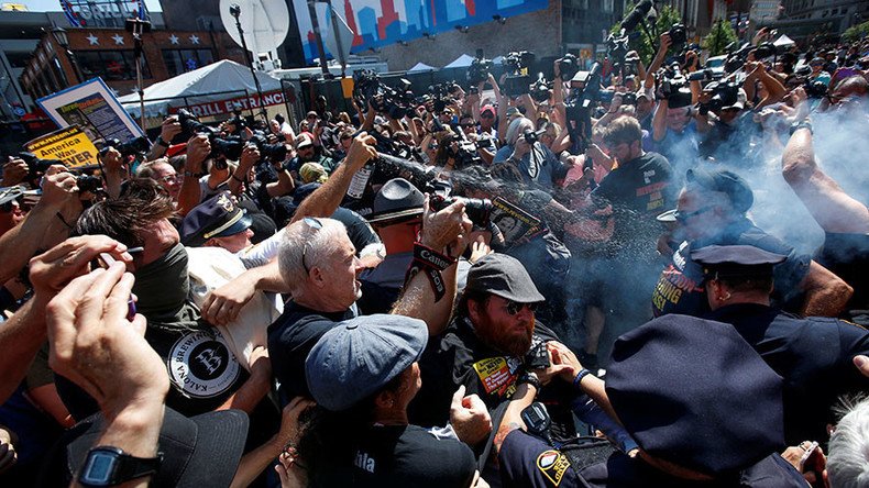 Arrests at flag burning in Cleveland