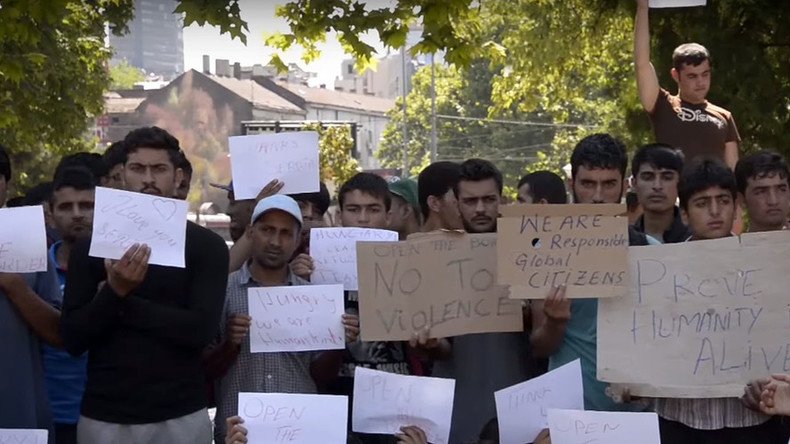 Refugees in Serbia stage hunger strike, demand Hungary opens border (VIDEO)