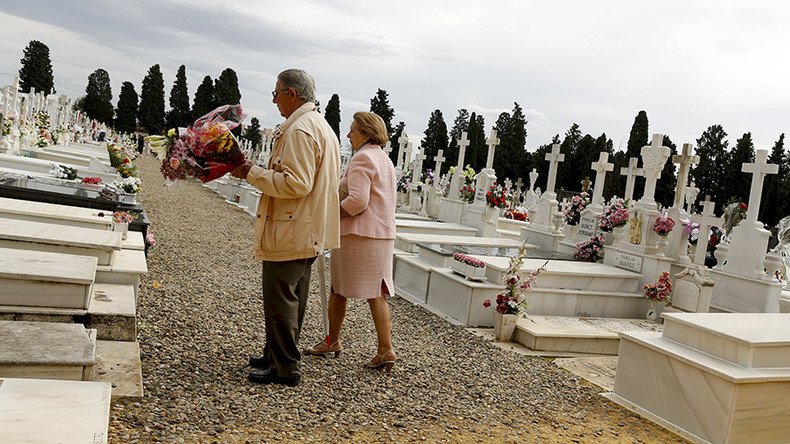 Spain’s cash-strapped pensions system paid out €300mn to dead citizens in 1 year