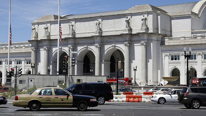 Bomb threat forces mass evacuation of DC Union Station during rush hour