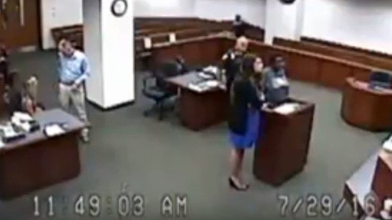 ‘Is this for real?’: Kentucky judge furious after jail sends woman to court without pants (VIDEO)