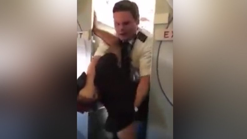 Landing a blow: Pilot confronts belligerent passenger on American Airlines (VIDEO)