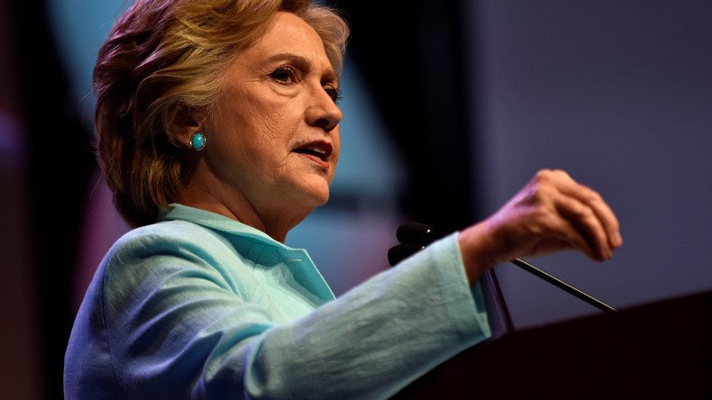 What makes Hillary ‘short circuit’? Twitter wonders after candidate’s email comment