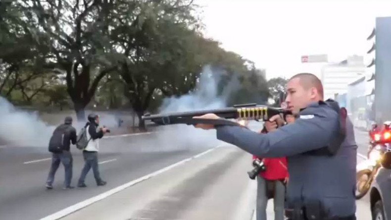 Police use tear gas & rubber bullets against protesting Brazilian students (VIDEO)