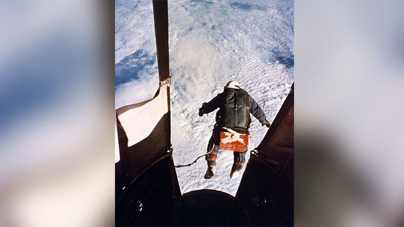 The 1960 ‘space jump’ that revolutionized extreme altitude bailouts (PHOTOS, VIDEO)