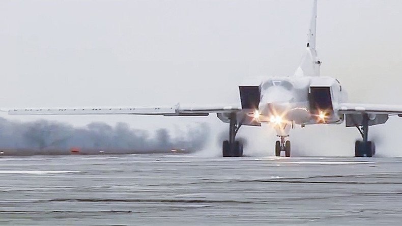 Russian Tu-22M3 'Backfire' long-range bombers strike ISIS from Iran's Hamadan airfield (VIDEO)