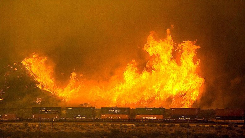 Uncontained wildfires threaten tens of thousands of California homes (PHOTOS, VIDEOS)