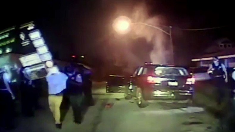 Police cameras capture shoot-out with Chicago carjacker (VIDEO)