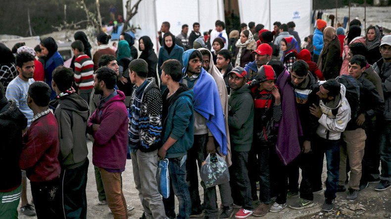 Mafia increasingly targets refugees at Greek camps – report