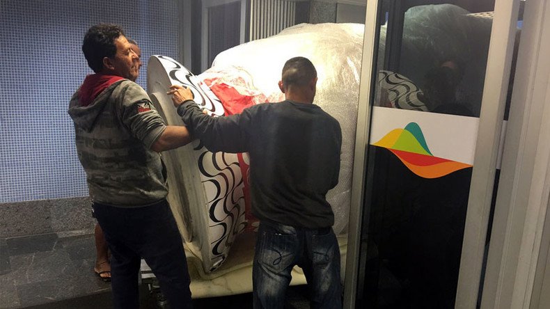 Giant ‘Matryoshka from hell’ gets Russian Olympic team stuck in Rio airport (PHOTO)