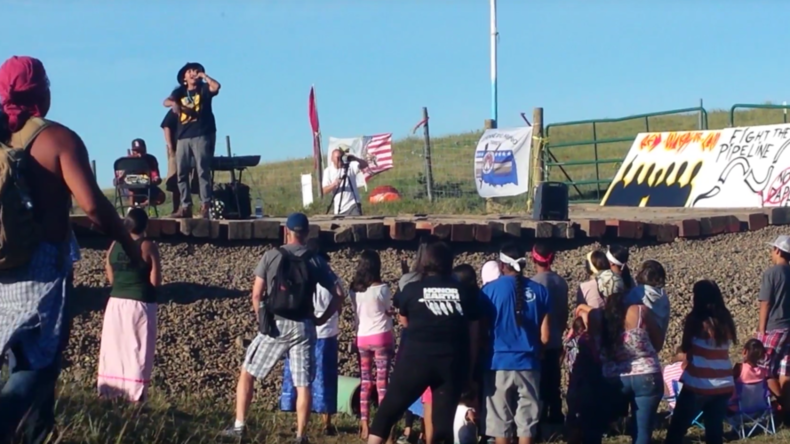 Native Americans unite against Dakota oil pipeline to protect sacred sites