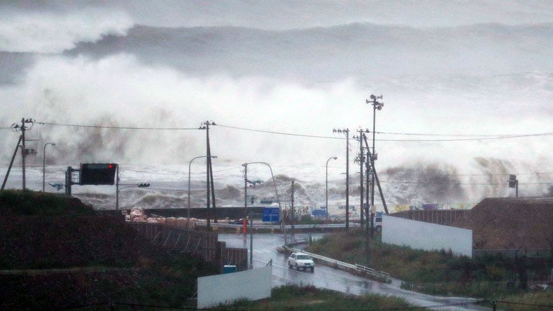  Mesmerizing satellite footage captures Typhoon Lionrock heading for Japan (VIDEO)