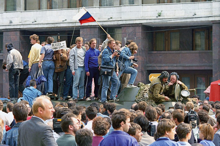 Soviet-Era Dissidents Decry Moscow's Rejection Of A 1991 Putsch  Commemoration