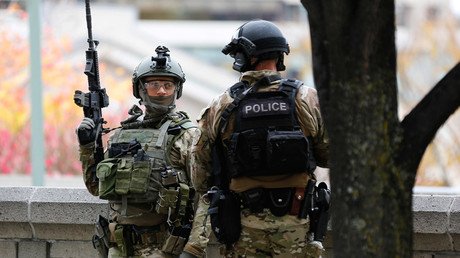 Canadian police kill white suicide bomber suspect near Toronto – reports