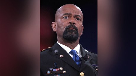 Ex-Sheriff Clarke plans to ‘make media bleed’ with a ‘bitch slap’ after reports of FBI warrant
