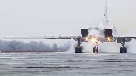 Russian Tu-22M3 'Backfire' long-range bombers strike ISIS from Iran's Hamadan airfield (VIDEO)