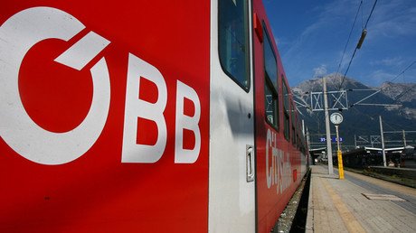 Knifeman goes on rampage inside Austrian train, stabs 2 passengers 